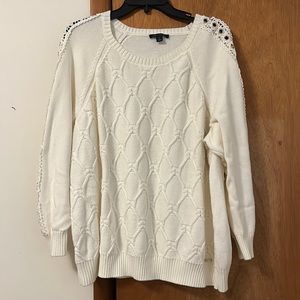 TOMMY HILFIGER white sweater lace crochet, and riveted on long sleeves. 2X
